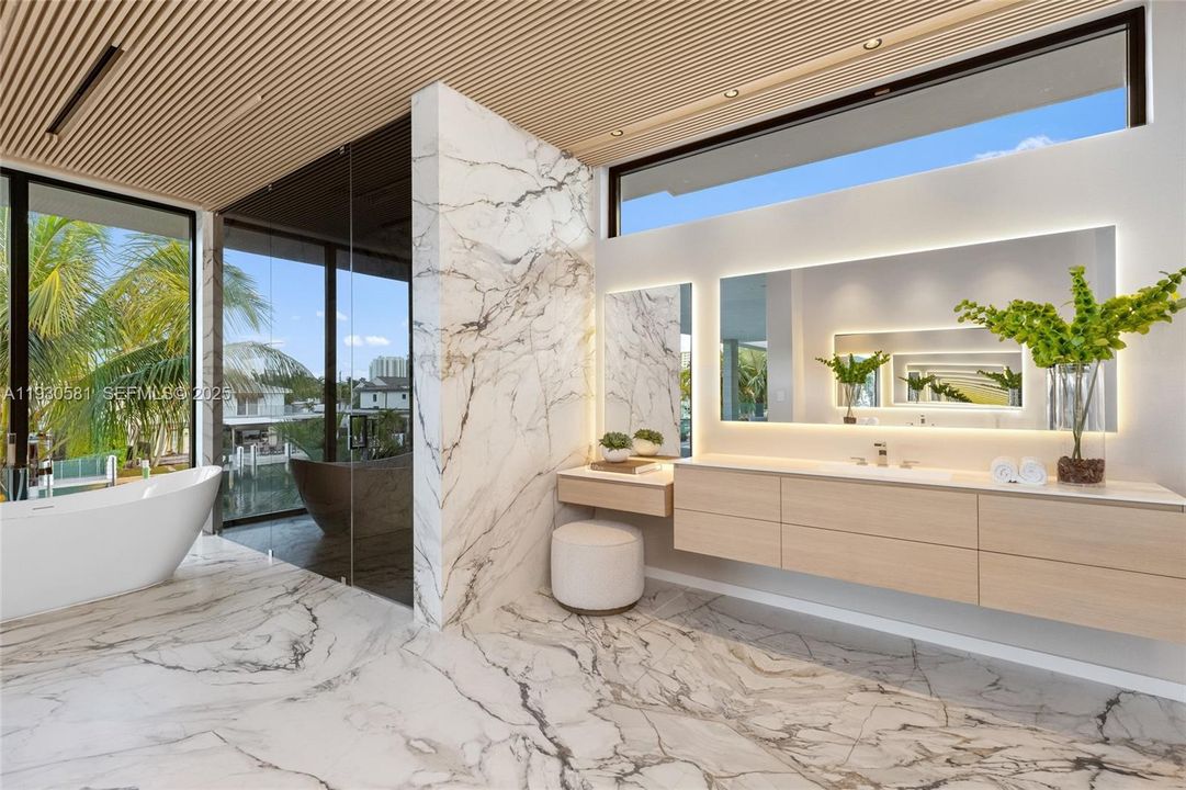 For Sale: $12,950,000 (7 beds, 7 baths, 7050 Square Feet)