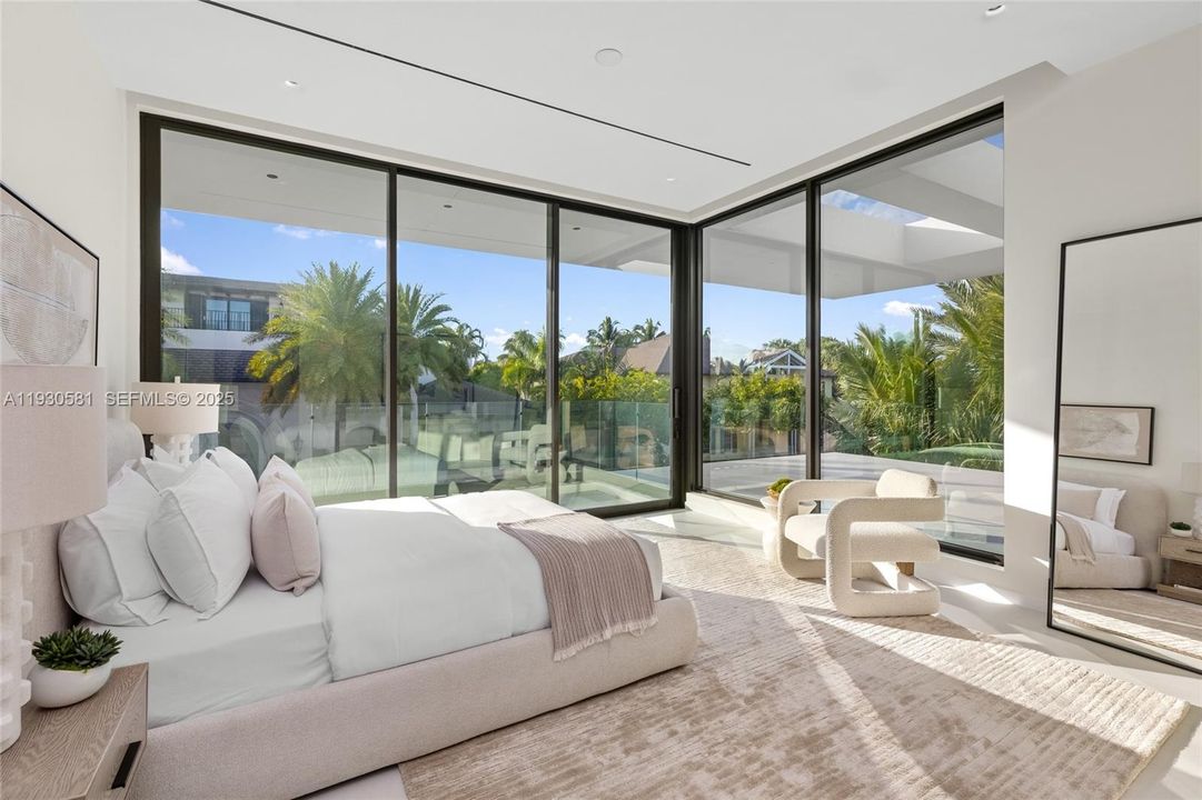 For Sale: $12,950,000 (7 beds, 7 baths, 7050 Square Feet)