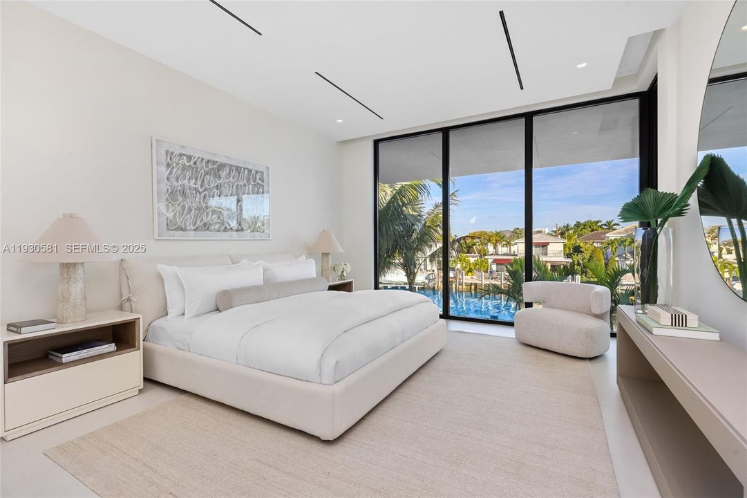 For Sale: $12,950,000 (7 beds, 7 baths, 7050 Square Feet)