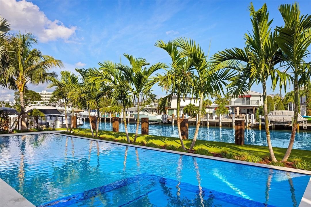 For Sale: $12,950,000 (7 beds, 7 baths, 7050 Square Feet)