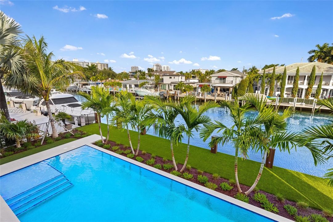 For Sale: $12,950,000 (7 beds, 7 baths, 7050 Square Feet)