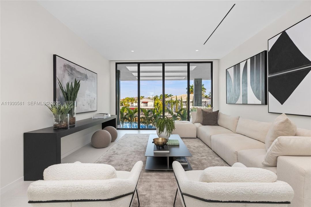 For Sale: $12,950,000 (7 beds, 7 baths, 7050 Square Feet)