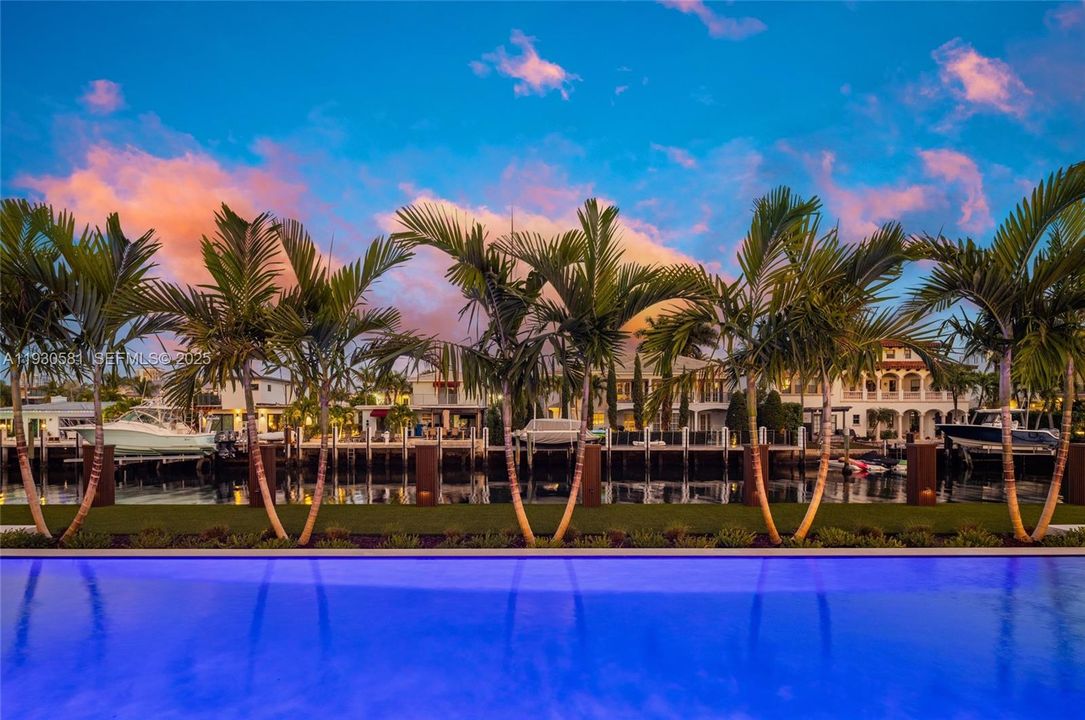 For Sale: $12,950,000 (7 beds, 7 baths, 7050 Square Feet)