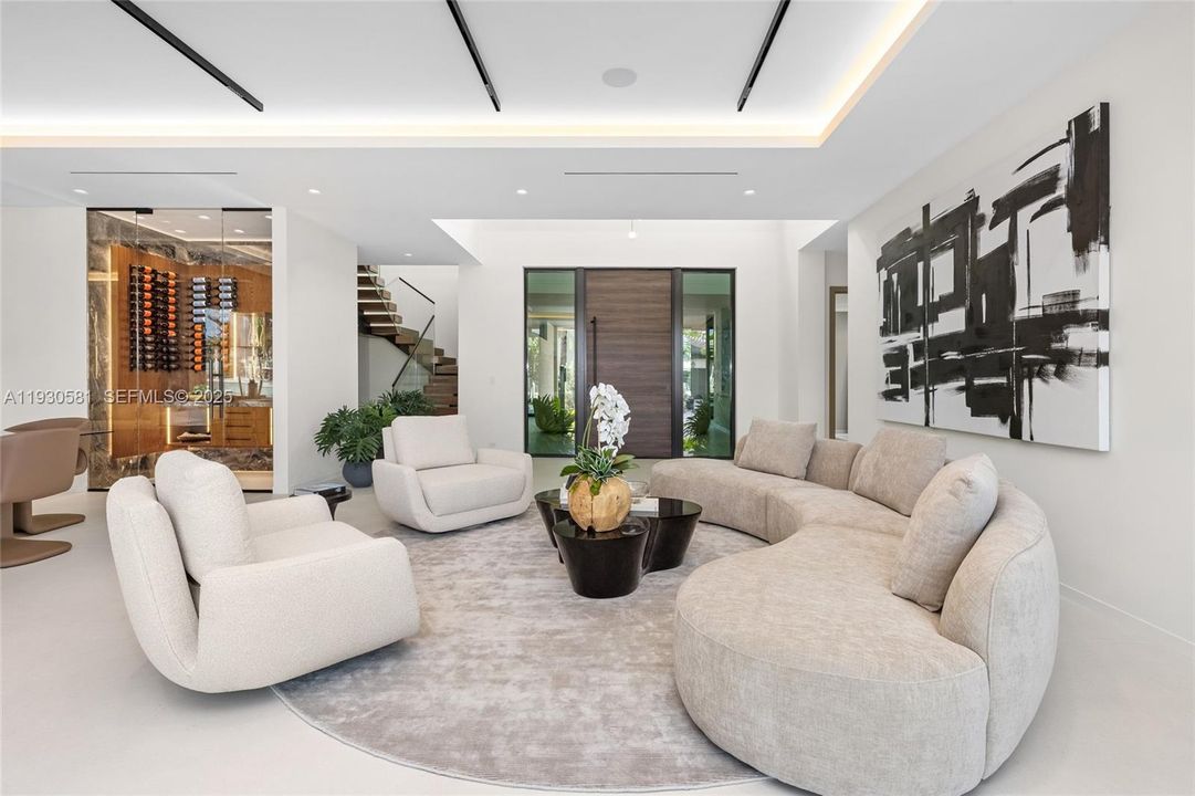 For Sale: $12,950,000 (7 beds, 7 baths, 7050 Square Feet)