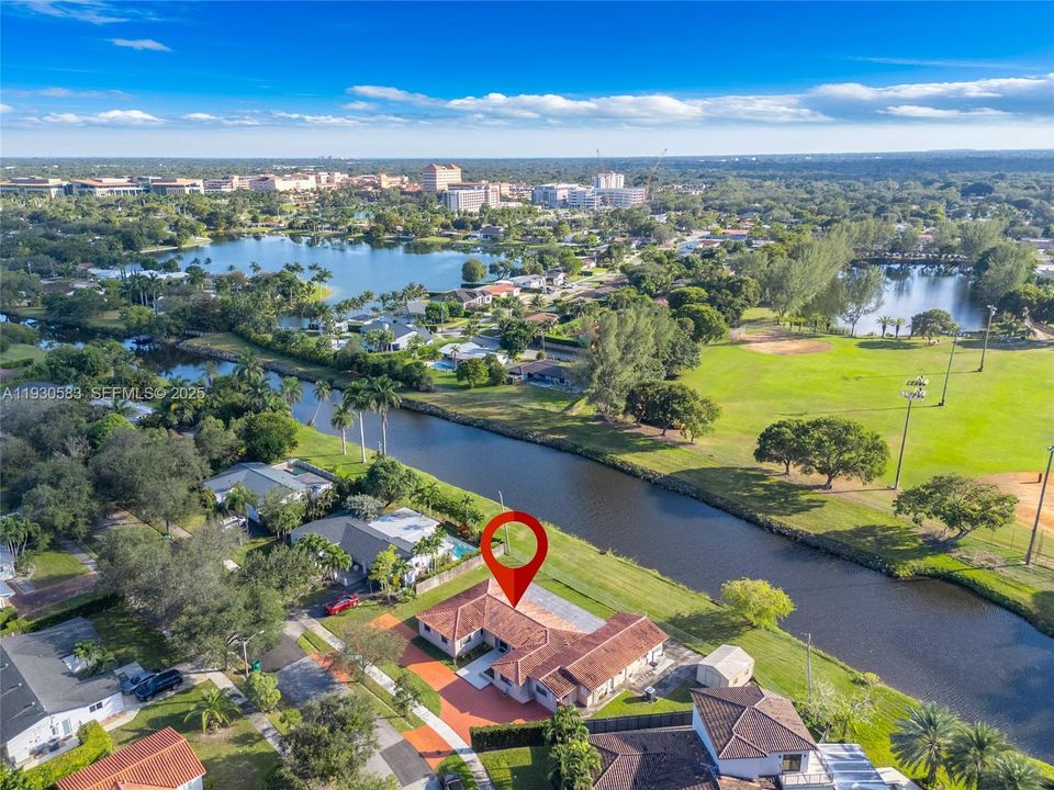 For Sale: $1,100,000 (6 beds, 4 baths, 3398 Square Feet)