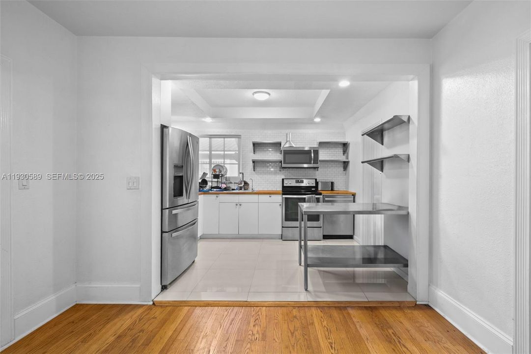 出租: $6,000 (4 贝兹, 3 浴室, 1517 平方英尺)