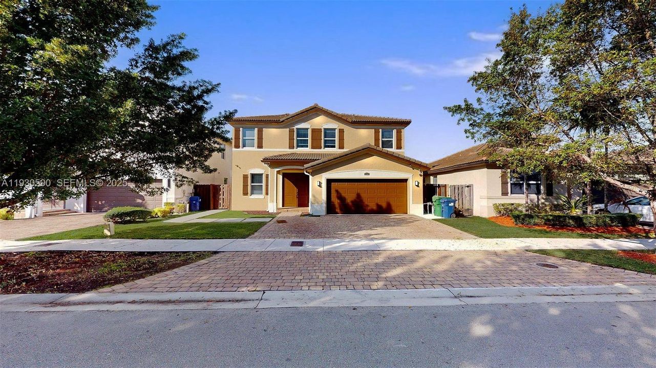 For Sale: $660,000 (4 beds, 2 baths, 2280 Square Feet)