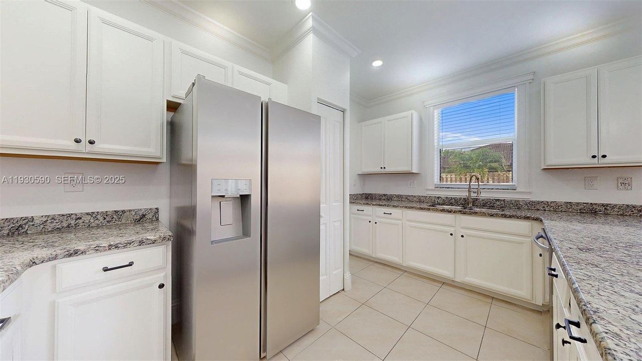 For Sale: $660,000 (4 beds, 2 baths, 2280 Square Feet)