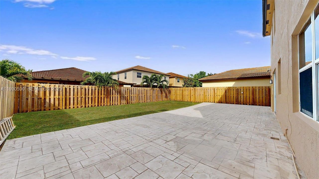 For Sale: $660,000 (4 beds, 2 baths, 2280 Square Feet)