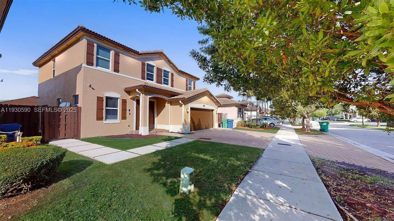 For Sale: $660,000 (4 beds, 2 baths, 2280 Square Feet)