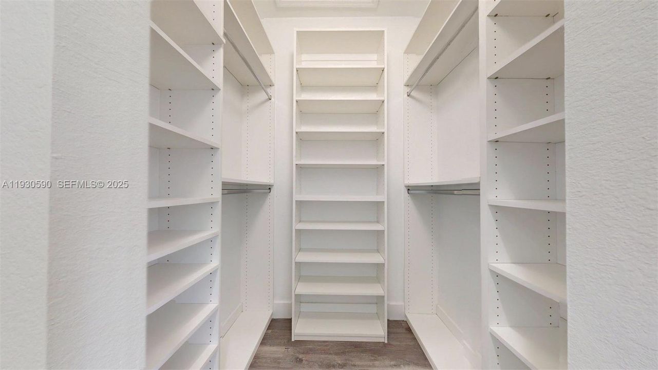 For Sale: $660,000 (4 beds, 2 baths, 2280 Square Feet)