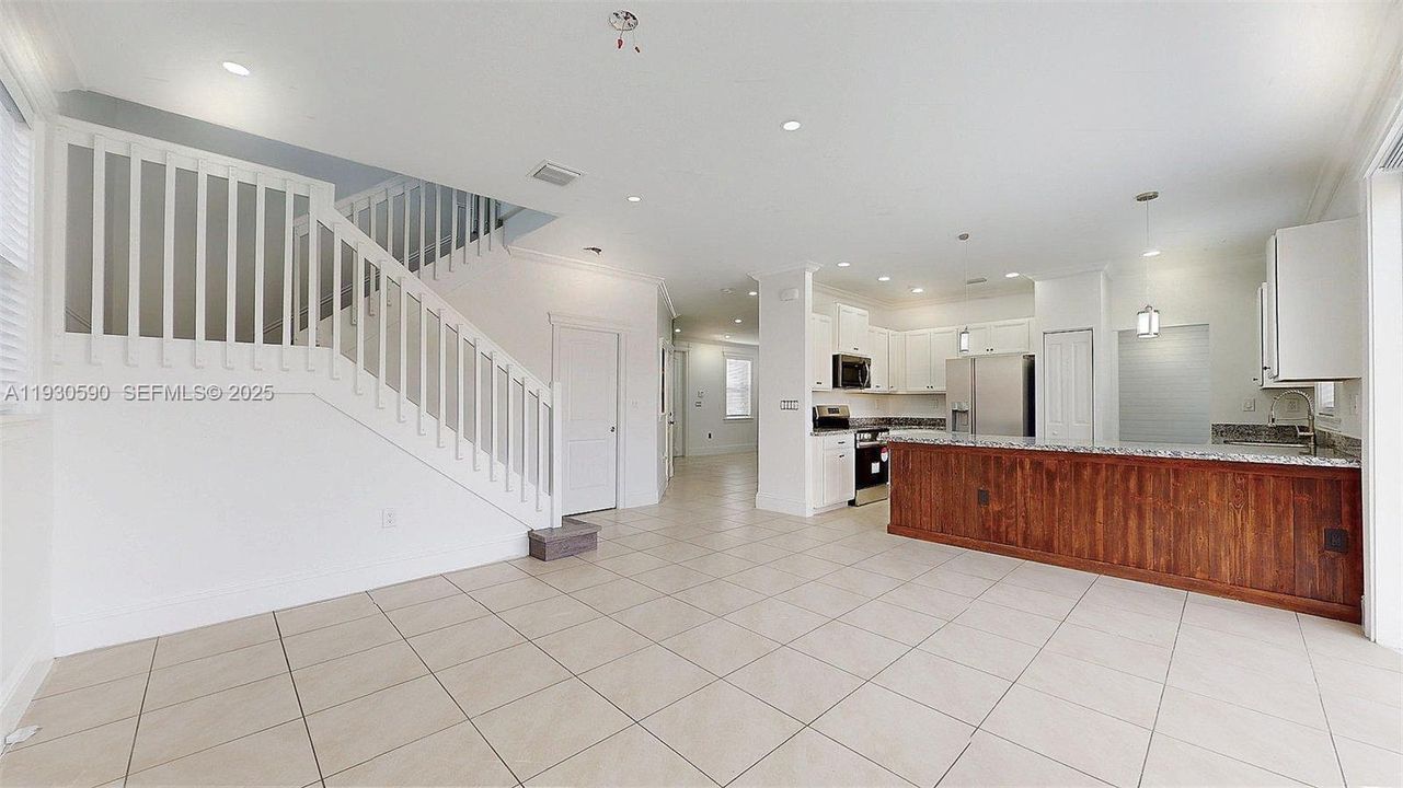 For Sale: $660,000 (4 beds, 2 baths, 2280 Square Feet)