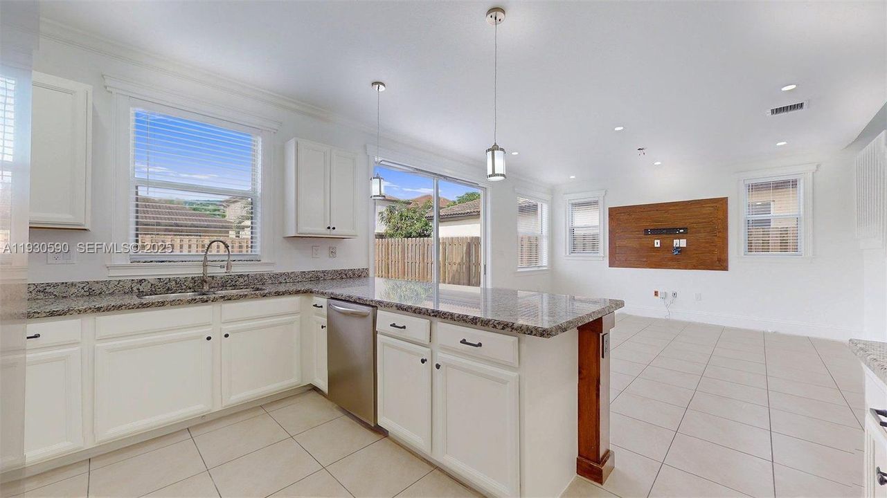 For Sale: $660,000 (4 beds, 2 baths, 2280 Square Feet)