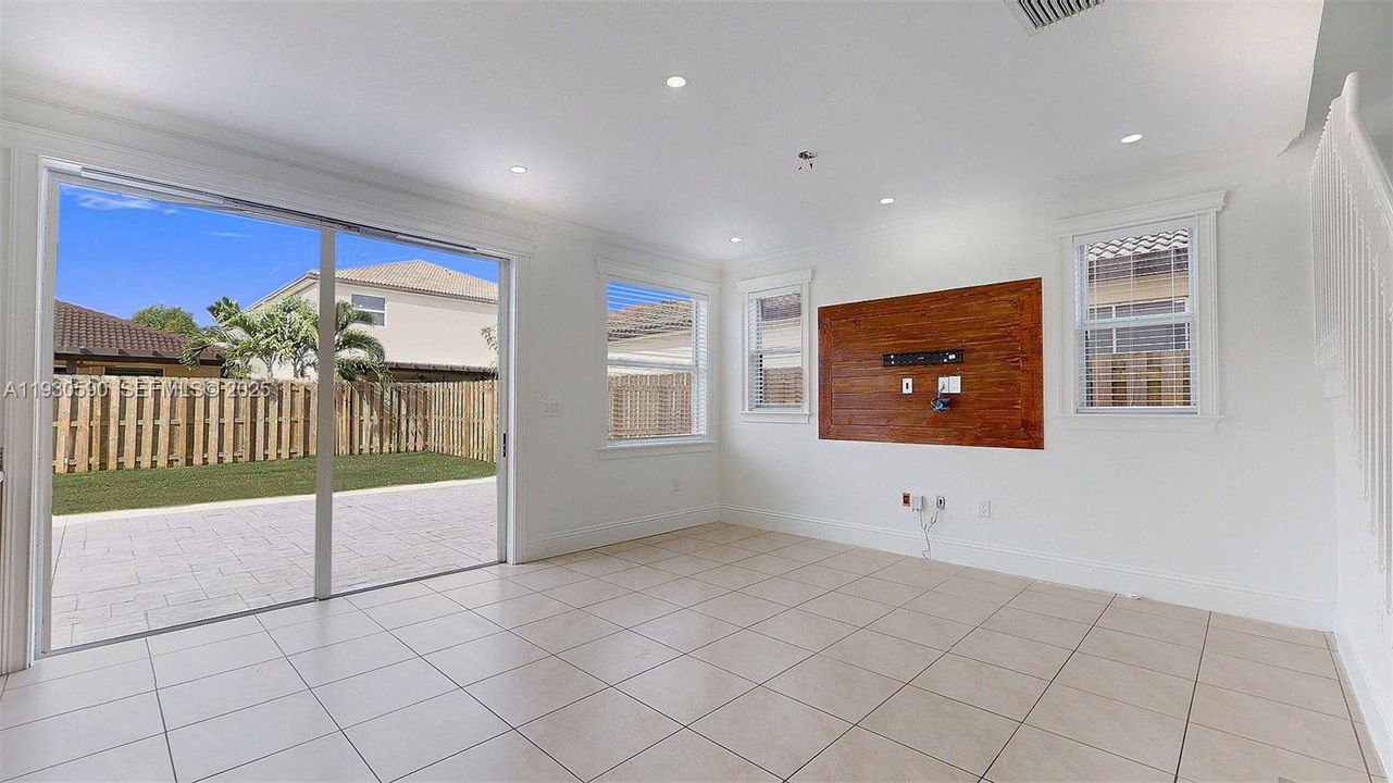 For Sale: $660,000 (4 beds, 2 baths, 2280 Square Feet)