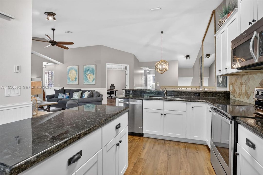 待售: $398,500 (3 贝兹, 2 浴室, 1760 平方英尺)