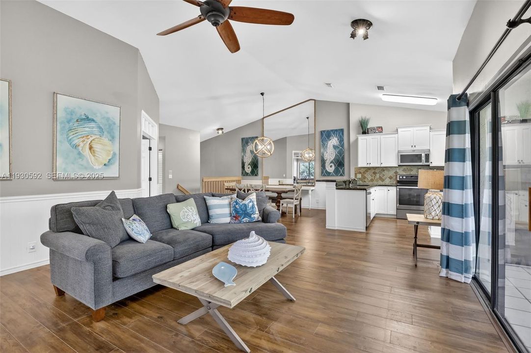 待售: $398,500 (3 贝兹, 2 浴室, 1760 平方英尺)