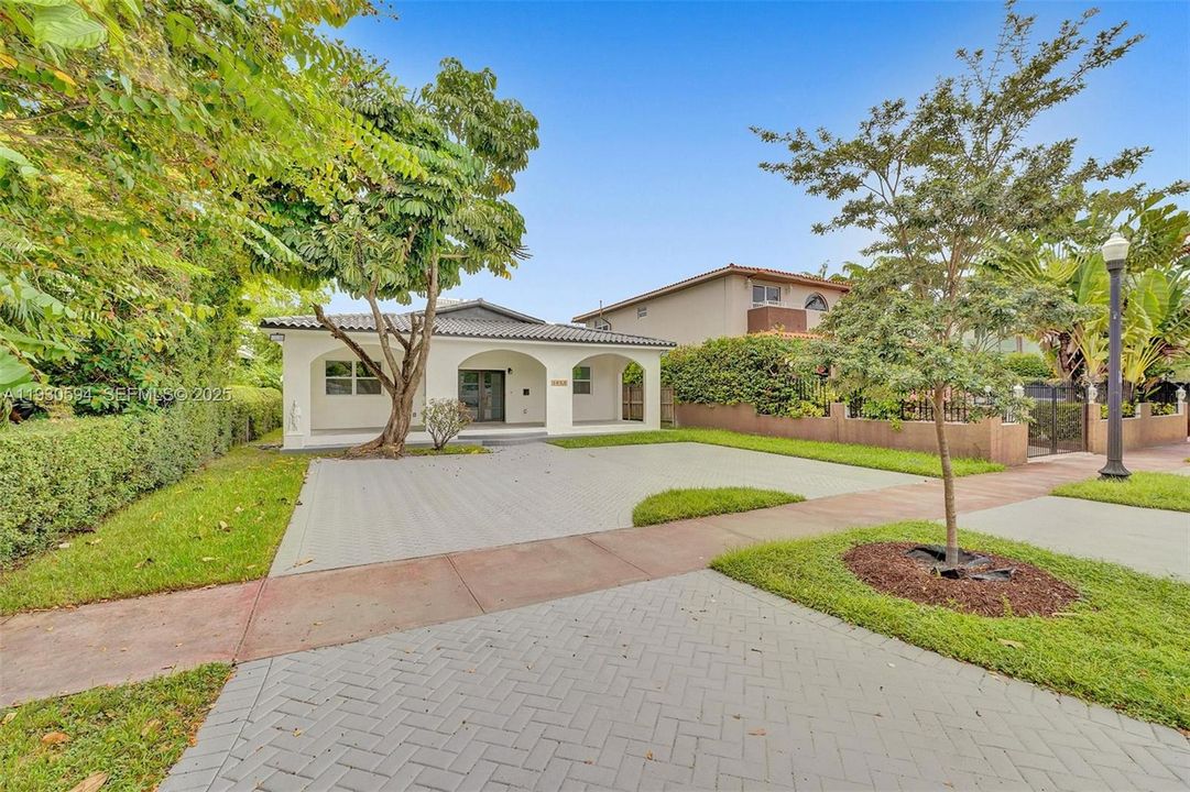 En Renta: $8,500 (4 camas, 4 baños, 2317 Pies cuadrados)