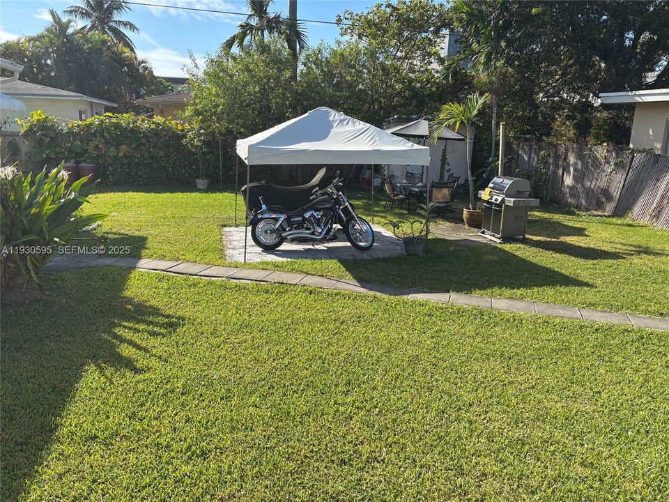 В аренду: $2,350 (2 спален, 1 ванн, 1208 Квадратных фут)