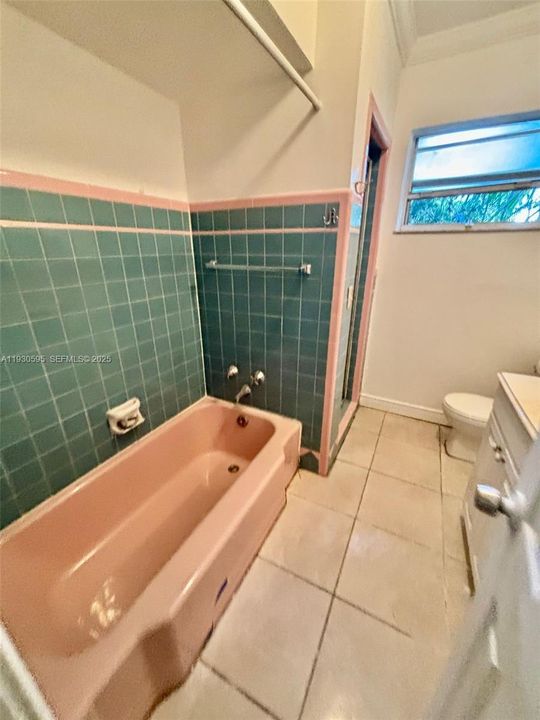 В аренду: $2,350 (2 спален, 1 ванн, 1208 Квадратных фут)