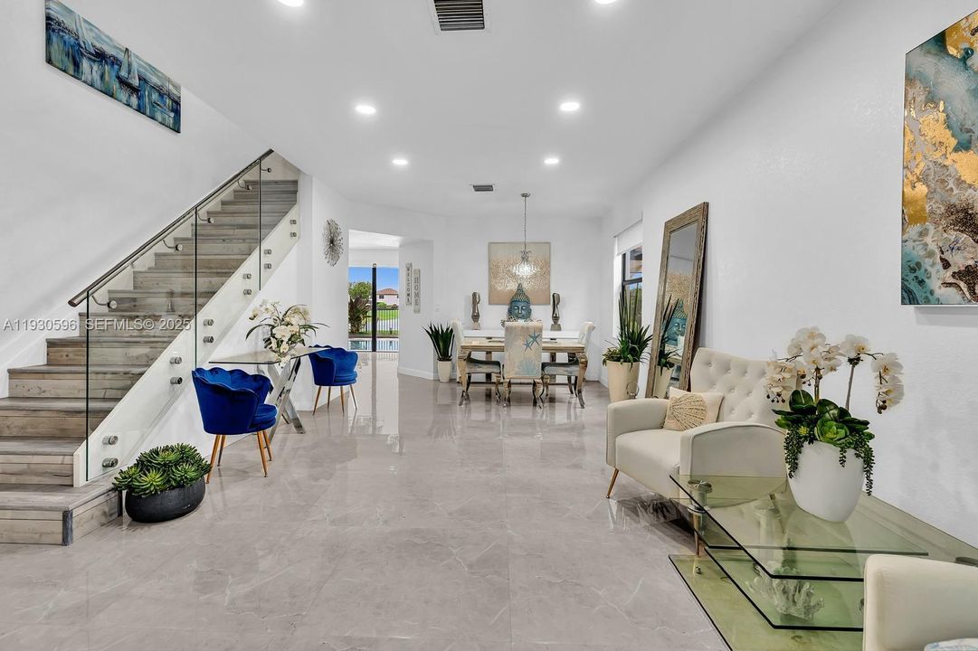 For Sale: $695,000 (4 beds, 3 baths, 2500 Square Feet)