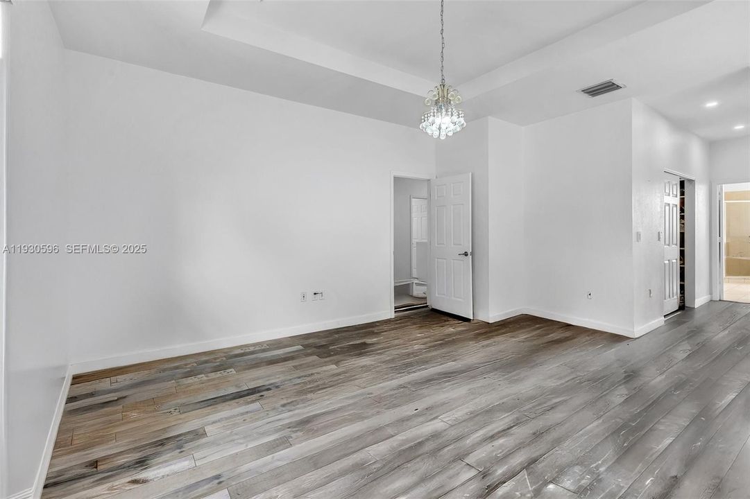 For Sale: $695,000 (4 beds, 3 baths, 2500 Square Feet)