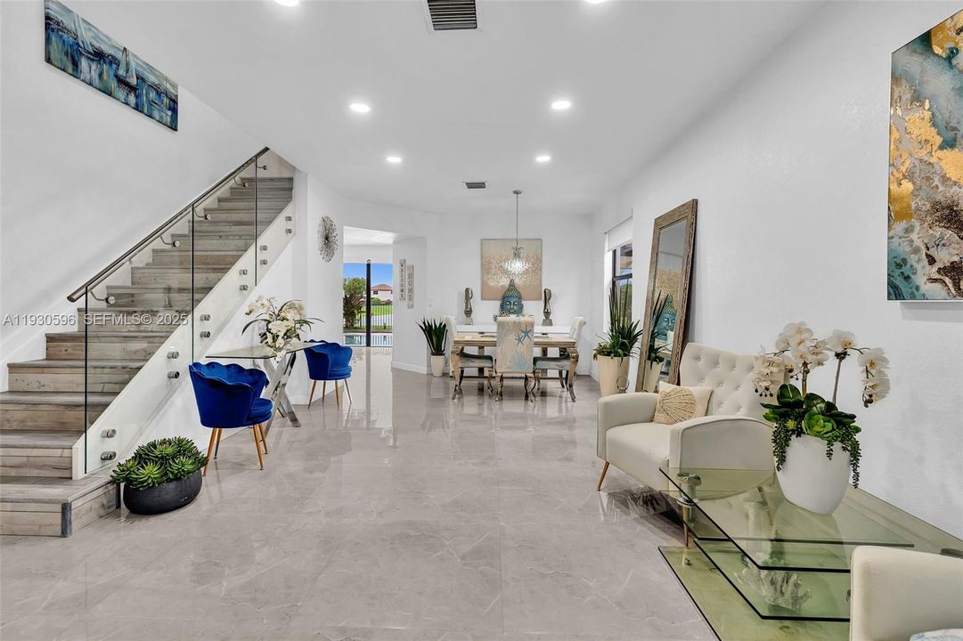 For Sale: $695,000 (4 beds, 3 baths, 2500 Square Feet)