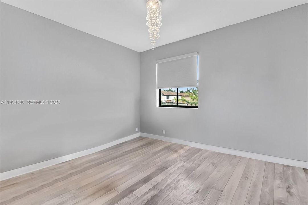 For Sale: $695,000 (4 beds, 3 baths, 2500 Square Feet)