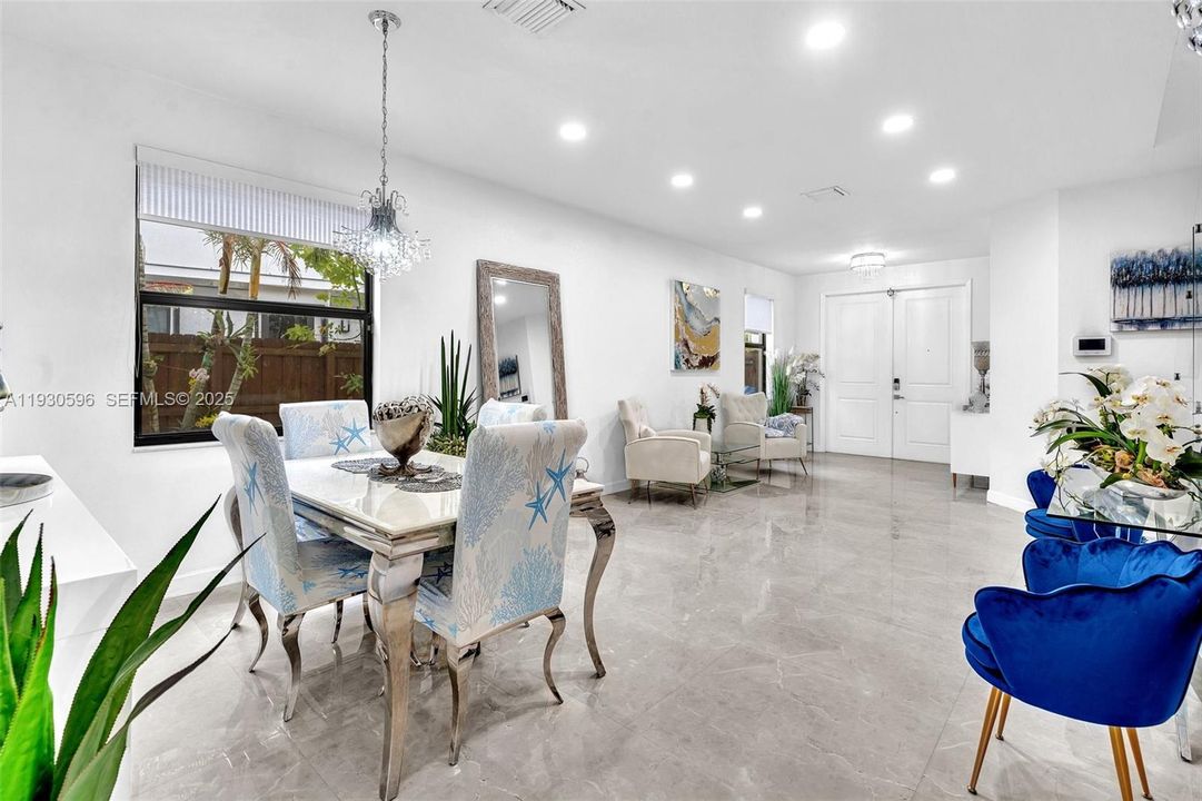 For Sale: $695,000 (4 beds, 3 baths, 2500 Square Feet)