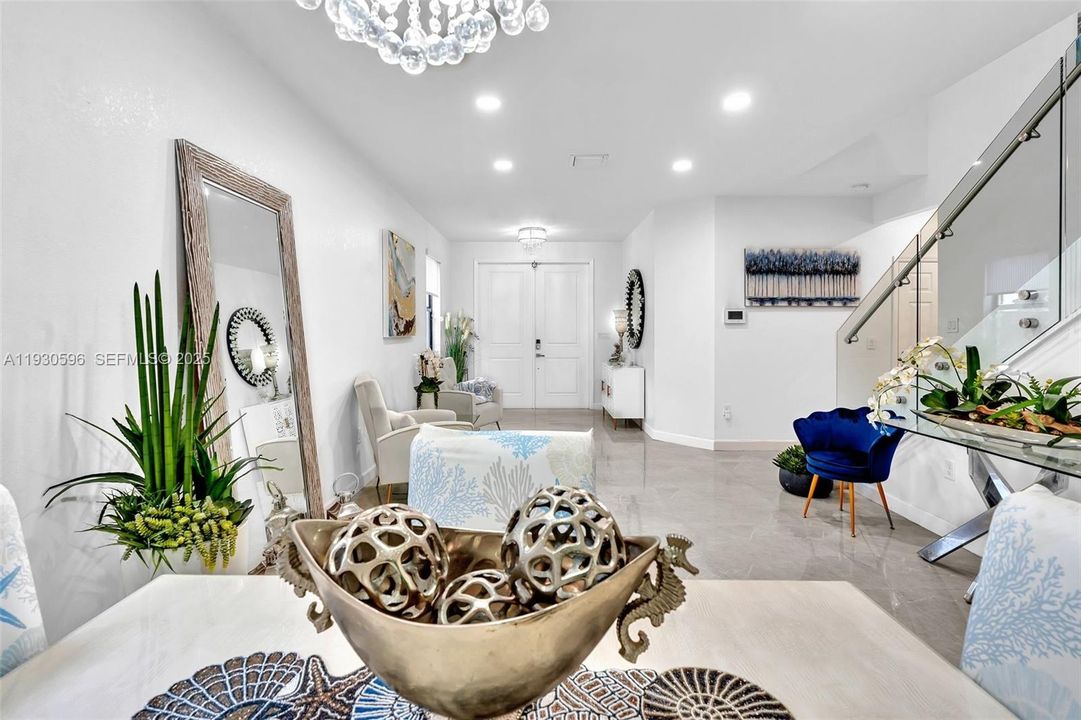 For Sale: $695,000 (4 beds, 3 baths, 2500 Square Feet)