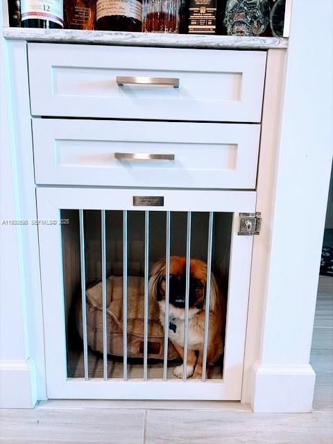 Built in crate for pet if needed