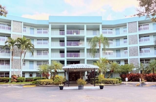 出租: $3,200 (3 贝兹, 2 浴室, 1500 平方英尺)