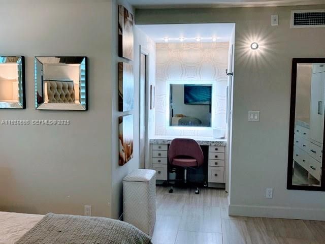 出租: $3,200 (3 贝兹, 2 浴室, 1500 平方英尺)