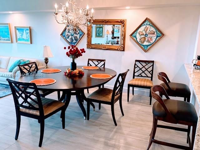 出租: $3,200 (3 贝兹, 2 浴室, 1500 平方英尺)