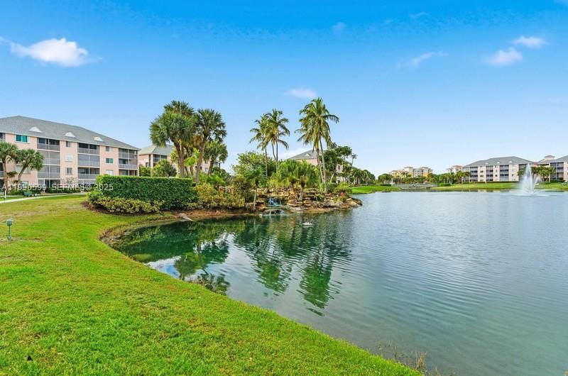 En Venta: $679,000 (2 camas, 2 baños, 1056 Pies cuadrados)