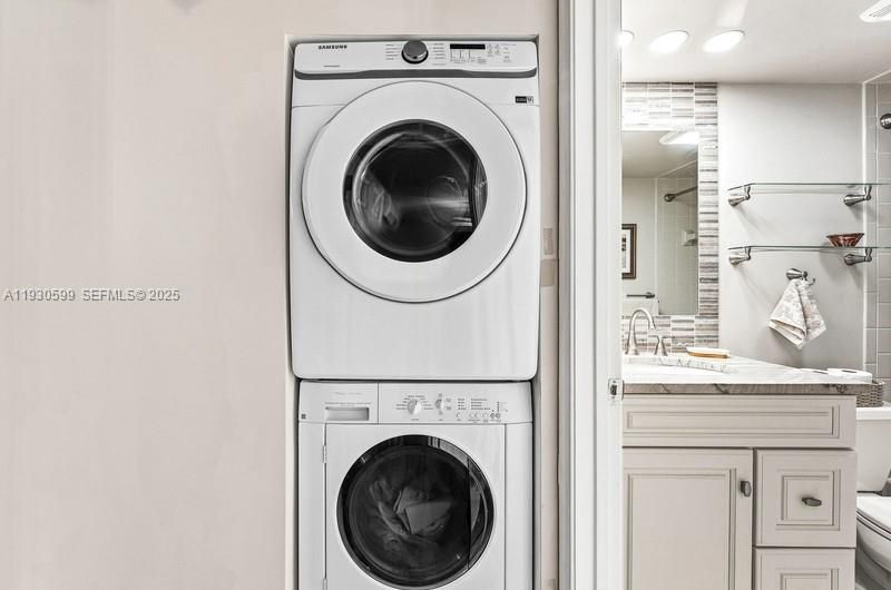 En Venta: $679,000 (2 camas, 2 baños, 1056 Pies cuadrados)