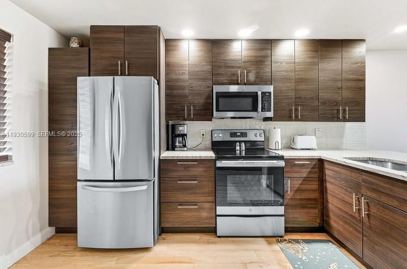 En Venta: $679,000 (2 camas, 2 baños, 1056 Pies cuadrados)