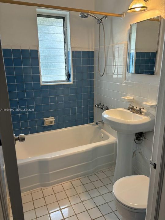 For Rent: $1,650 (0 beds, 1 baths, 407 Square Feet)