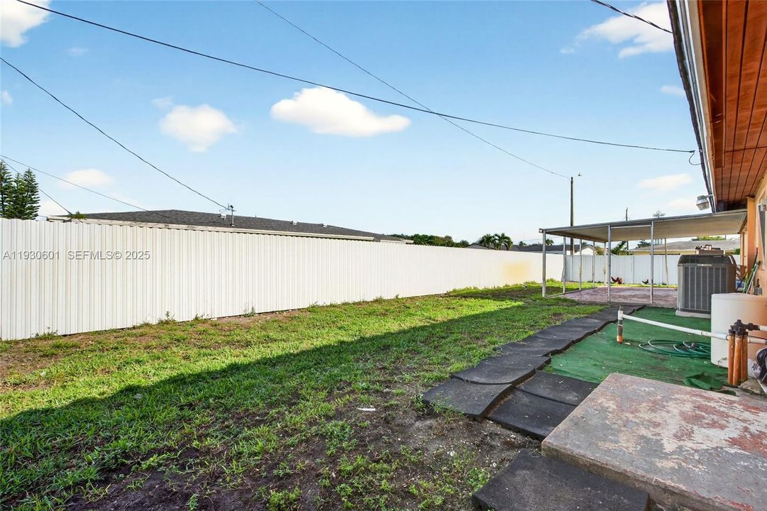 На продажу: $619,900 (4 спален, 2 ванн, 1902 Квадратных фут)