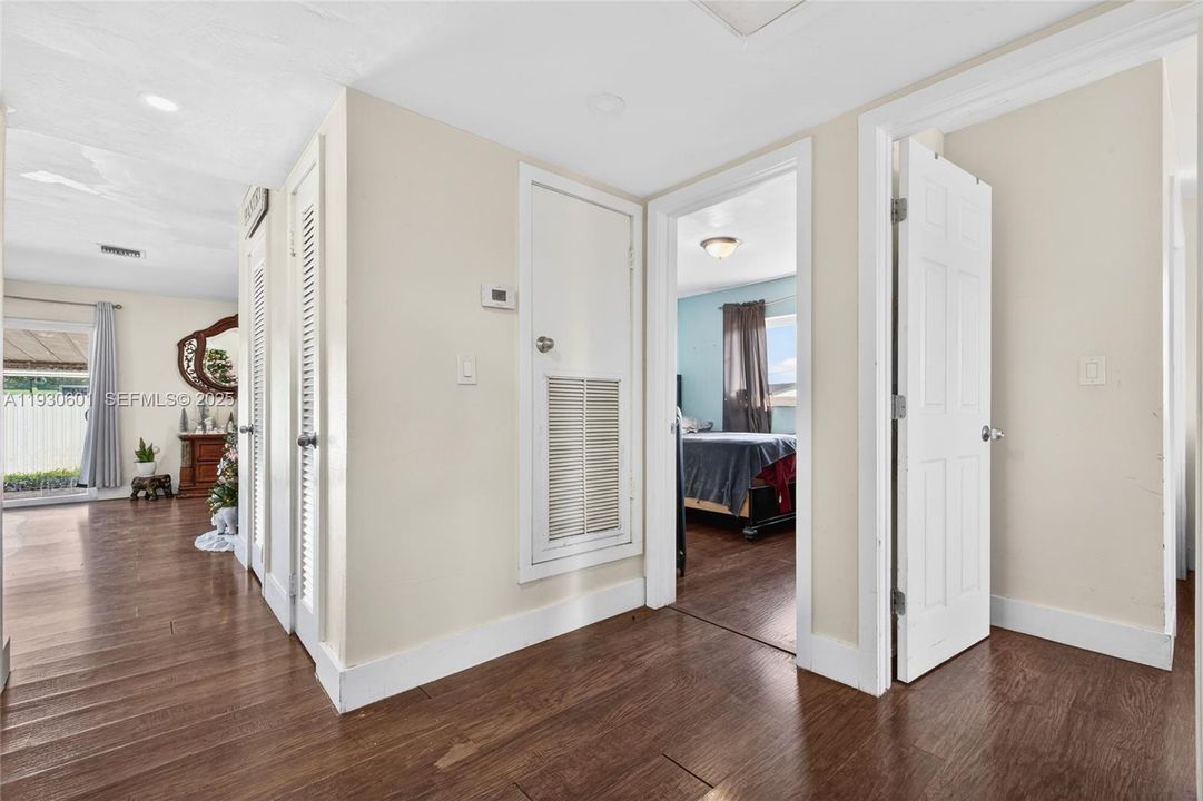 На продажу: $619,900 (4 спален, 2 ванн, 1902 Квадратных фут)