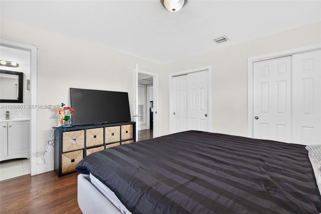 На продажу: $619,900 (4 спален, 2 ванн, 1902 Квадратных фут)