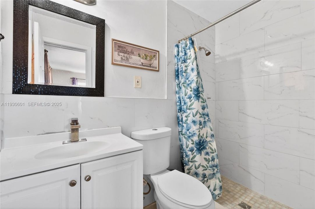 На продажу: $619,900 (4 спален, 2 ванн, 1902 Квадратных фут)