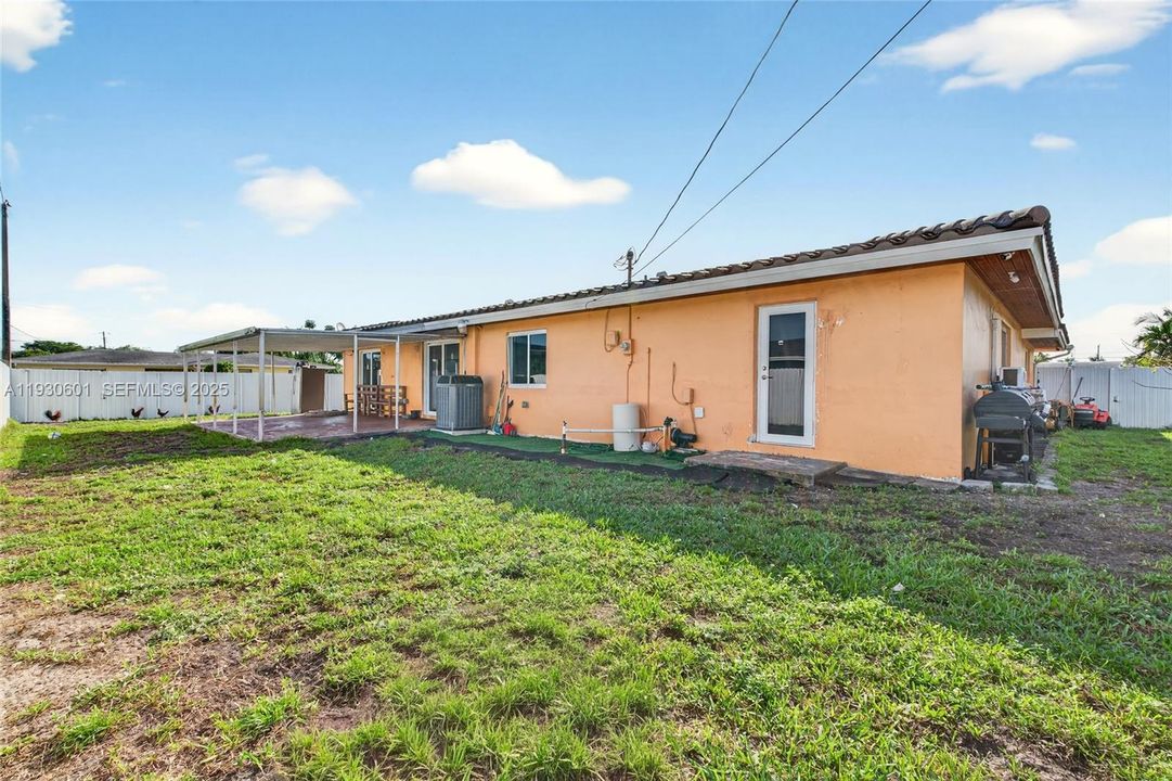 На продажу: $619,900 (4 спален, 2 ванн, 1902 Квадратных фут)