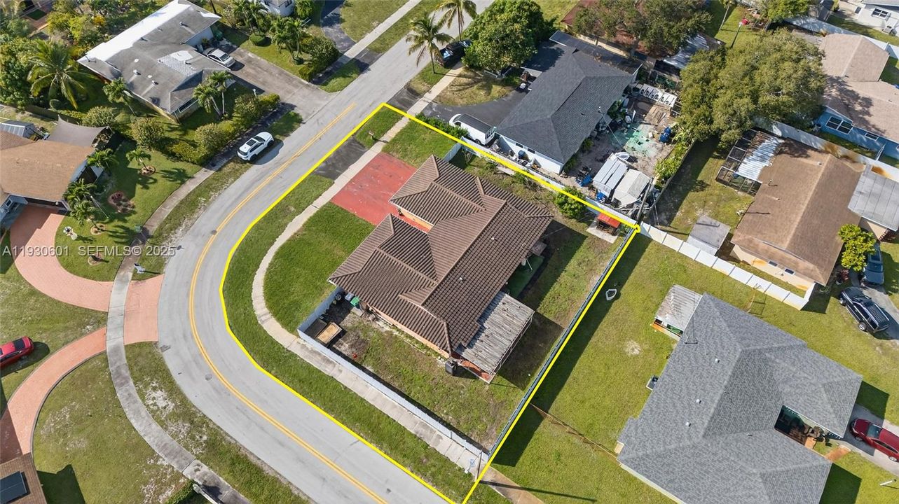 На продажу: $619,900 (4 спален, 2 ванн, 1902 Квадратных фут)