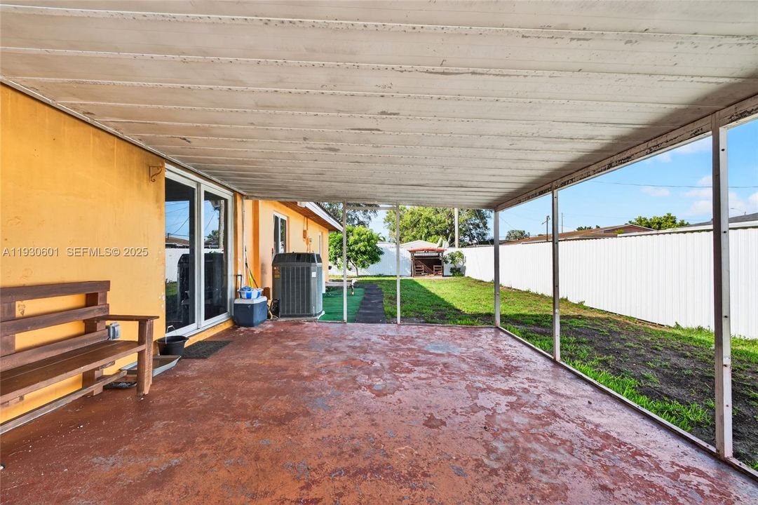 На продажу: $619,900 (4 спален, 2 ванн, 1902 Квадратных фут)