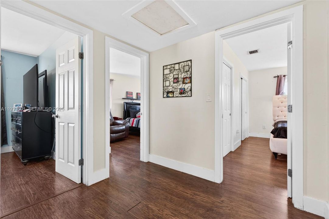 На продажу: $619,900 (4 спален, 2 ванн, 1902 Квадратных фут)