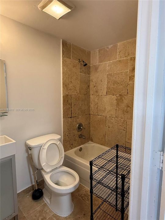 En Renta: $1,400 (0 camas, 1 baños, 300 Pies cuadrados)