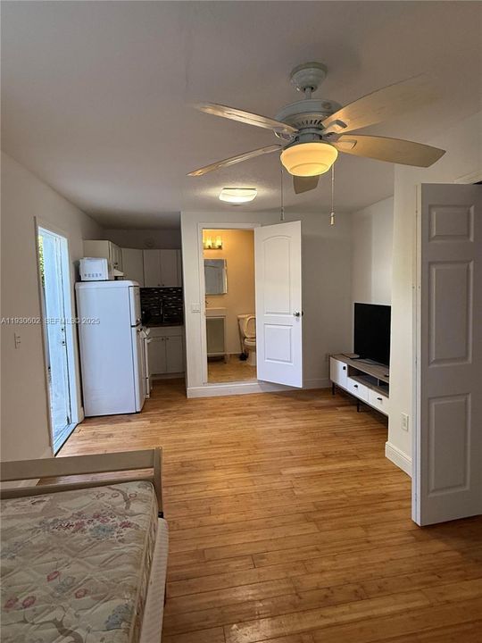 En Renta: $1,400 (0 camas, 1 baños, 300 Pies cuadrados)