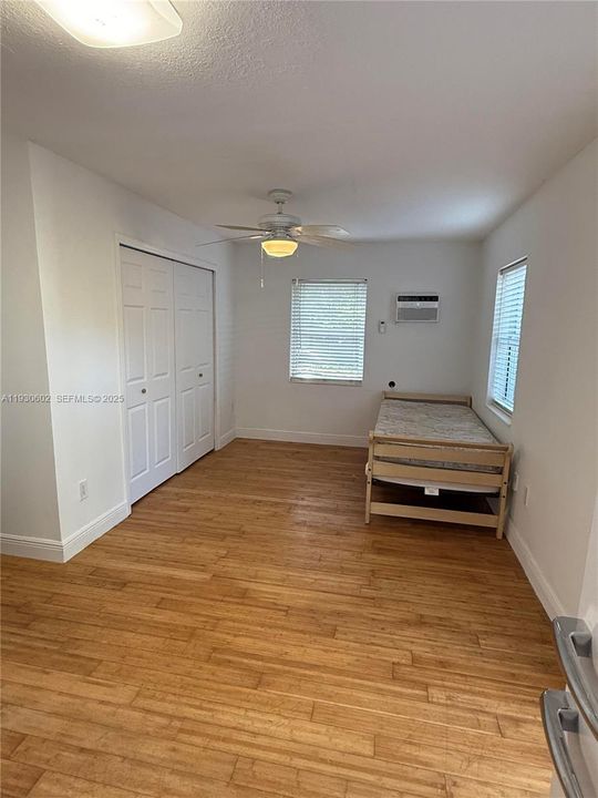 En Renta: $1,400 (0 camas, 1 baños, 300 Pies cuadrados)