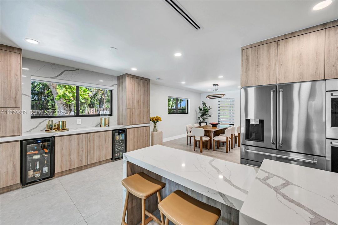 For Rent: $16,000 (5 beds, 3 baths, 3039 Square Feet)