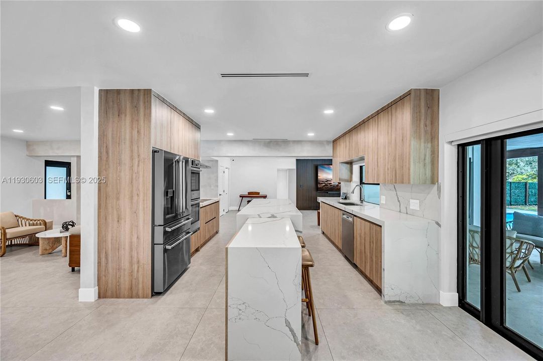 For Rent: $16,000 (5 beds, 3 baths, 3039 Square Feet)